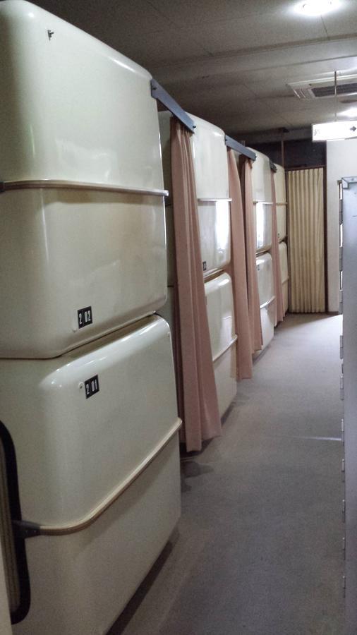Capsule Hotel Honcho Сендай Экстерьер фото